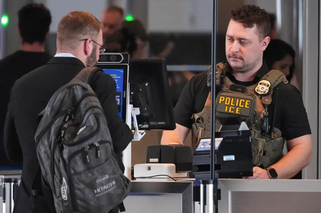 Демократы рискуют провалом на выборах из-за одержимости борьбой с ICE