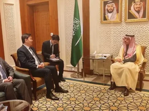 Китайский эмиссар в Эр-Рияде: призывы к деэскалации конфликта