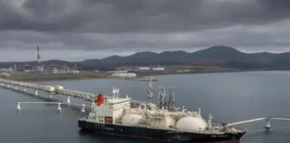 США сняли санкции с нефти РФ, Канада сократила срок убийце: хроника США смягчают санкции против России для снижения цен на нефть