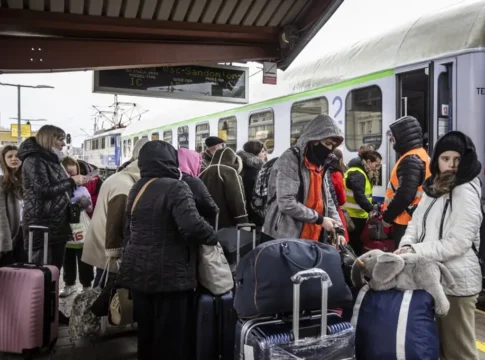 Польша урезает помощь украинским беженцам