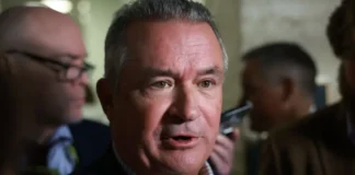 Республиканцы грозят «гражданской войной» в партии из-за НАТО Республиканцы грозят "гражданской войной" в партии из-за НАТО