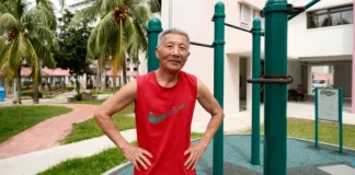 86-летний пенсионер из Сингапура: ежедневные стойки на голове и акробатика для молодости 86-летний пенсионер из Сингапура: ежедневные стойки на голове и акробатика для молодости