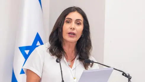 Сбой в техосмотре: тысячи водителей застряли в очередях