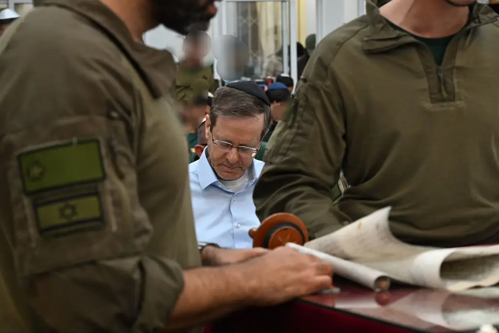 Президент Израиля читал Эстер с бойцами «Дувдеван»