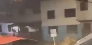 Эквадор: мощное наводнение в Эль-Оро затопило деревню (видео)