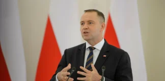 Польша заблокировала €43,7 млрд ЕС, ФБР квалифицировало стрельбу в Вирджинии как теракт