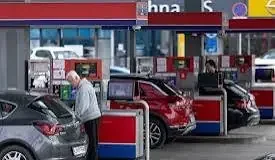 Словения ввела жесткие нормы на бензин: очереди и армия на заправках