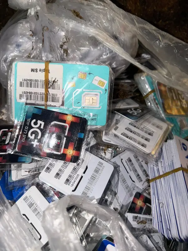 ЦАХАЛ и полиция перехватили тысячи SIM-карт и табака для Газы