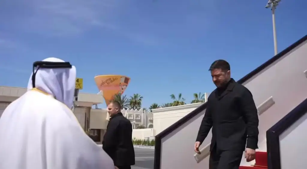 Зеленский прилетел в Доху