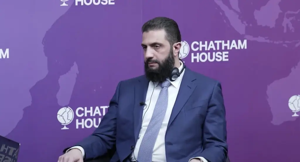 «У них сейчас новая жизнь, и трудно начинать всё с нуля, — сказал аш-Шараа, уточнив, что при наличии инвестиций и запуске предприятий он гарантирует возвращение подавляющего большинства беженцев.