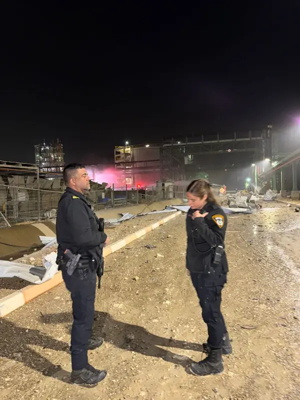 Иранская ракета разворотила промзону у Беэр-Шевы: опубликованы кадры кратера