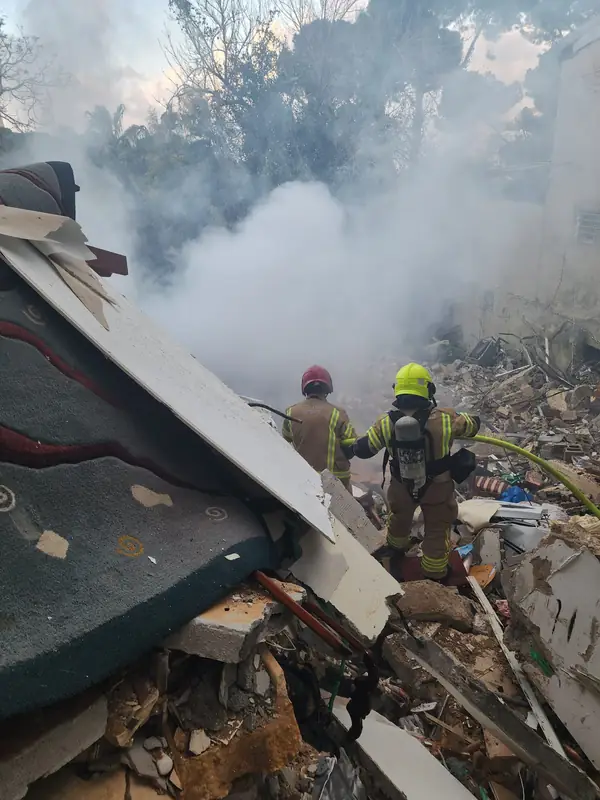 В Хайфе здание может обрушиться после попадания иранской ракеты