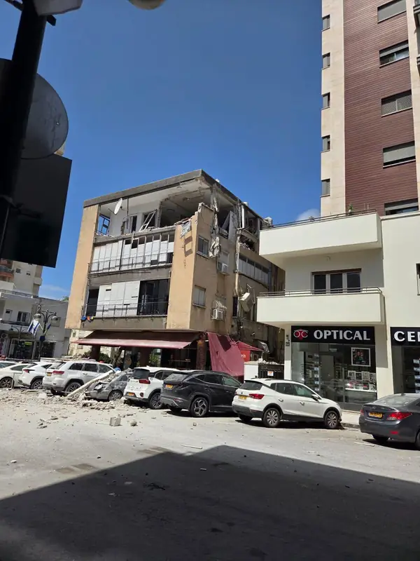 Один пострадавший при падении элементов кассетных боеприпасов в центре Израиля