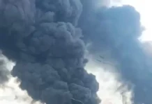 В Туапсе выпал «черный дождь» после атаки БПЛА на нефтеперерабатывающий завод (видео)