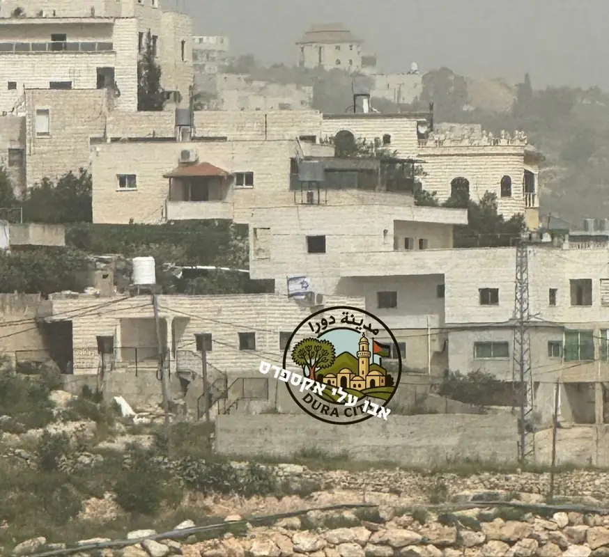 ЦАХАЛ вошел в дом террориста Мухаммеда Суити и поднял там флаг Израиля