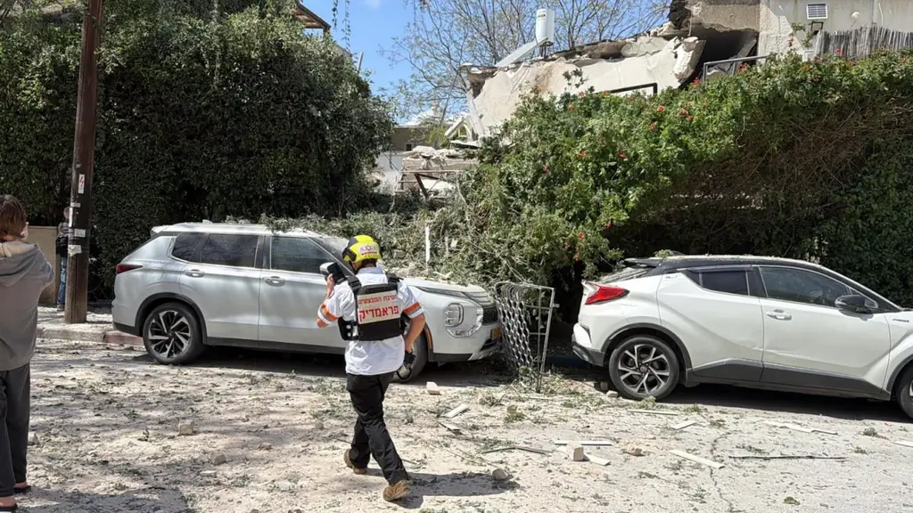 Массированная ракетная атака Ирана по центру и северу Израиля: детали