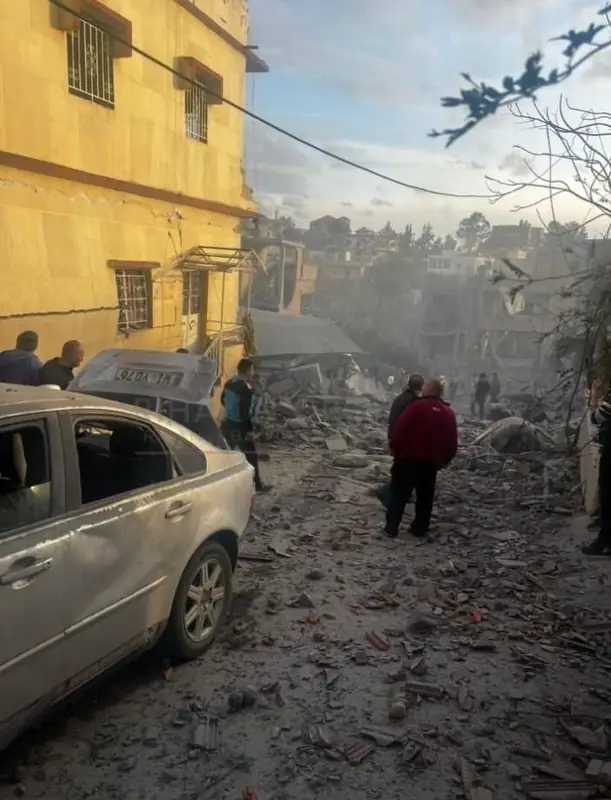 Израиль нанес авиаудар по дому в ливанском городе Аль-Баблия: есть пострадавшие