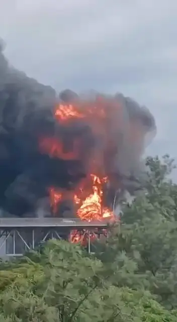 Инцидент в Панамском канале: взрыв на танкере привел к блокировке моста