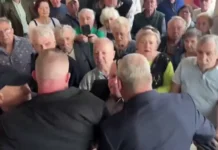 В Белостоке протестующие пытались штурмовать региональный парламент из-за миграционного пакта ЕС (видео)