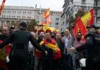 Противоречивая Испания: демократия или диктатура? В Мадриде сегодня прошел масштабный протест против премьер-министра Педро Санчеса, бывшего главы правительства Хосе Луиса Родригеса Сапатеро и правящей социалистической партии ПСОС (PSOE).
