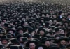Арад: Вспышка насилия между харедим и светскими Харедим блокируют дороги: тысячи машин выйдут на протест