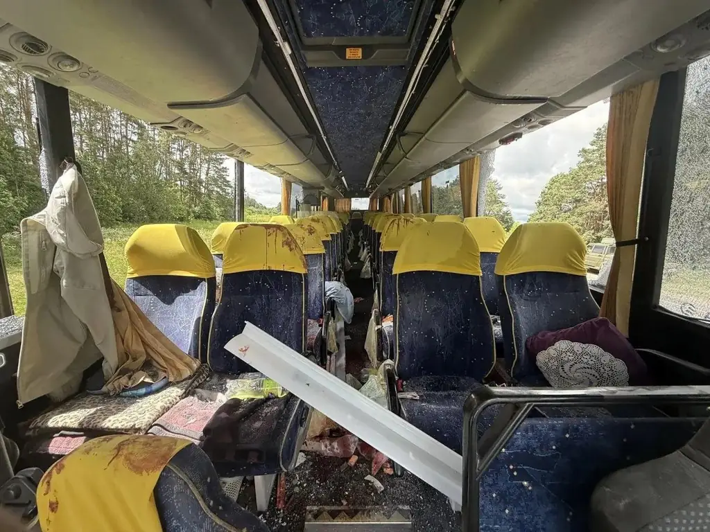 Зеленский заявил, что Украина не атаковала автобус с белорусскими детьми